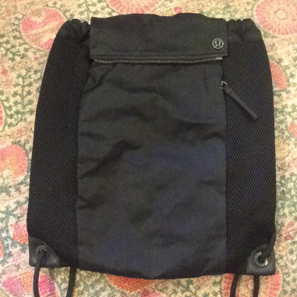 Lululemon Mesh Drawstring Back Pack.